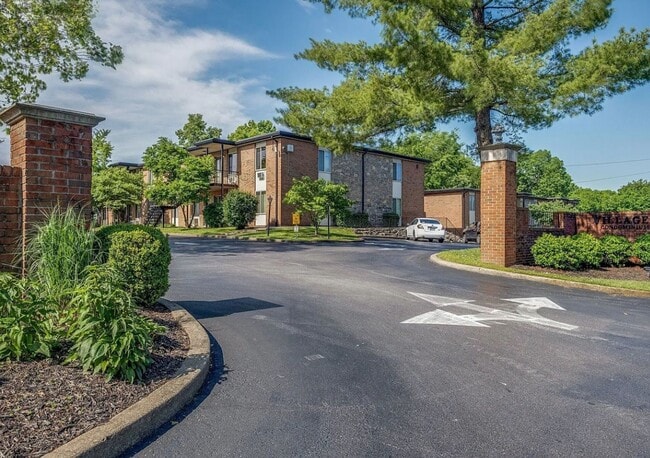 property at 2601 Hillsboro Pike