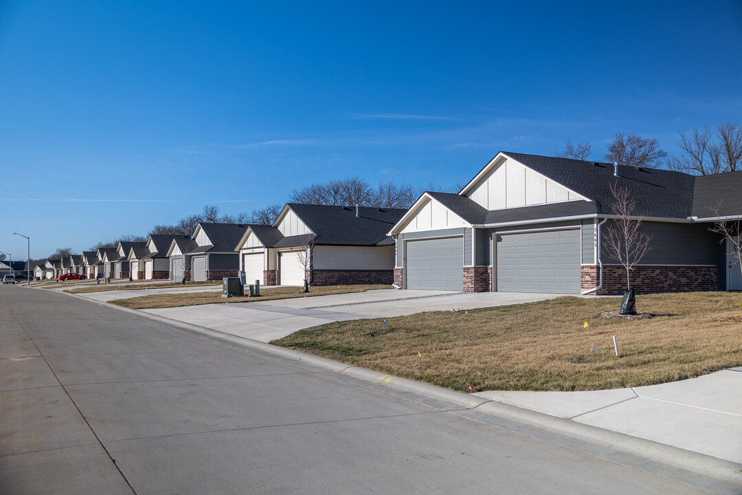 5748 E Bristol St in Bel Aire, KS - Building Photo