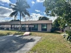 4972 SW 136th Pl in Miami, FL - Foto de edificio - Building Photo