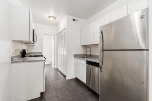 1621 F St NE in Washington, DC - Building Photo