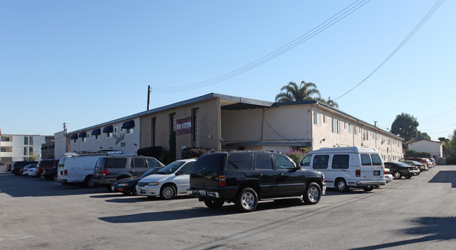 Embers Apartments in Downey, CA - Building Photo - Building Photo