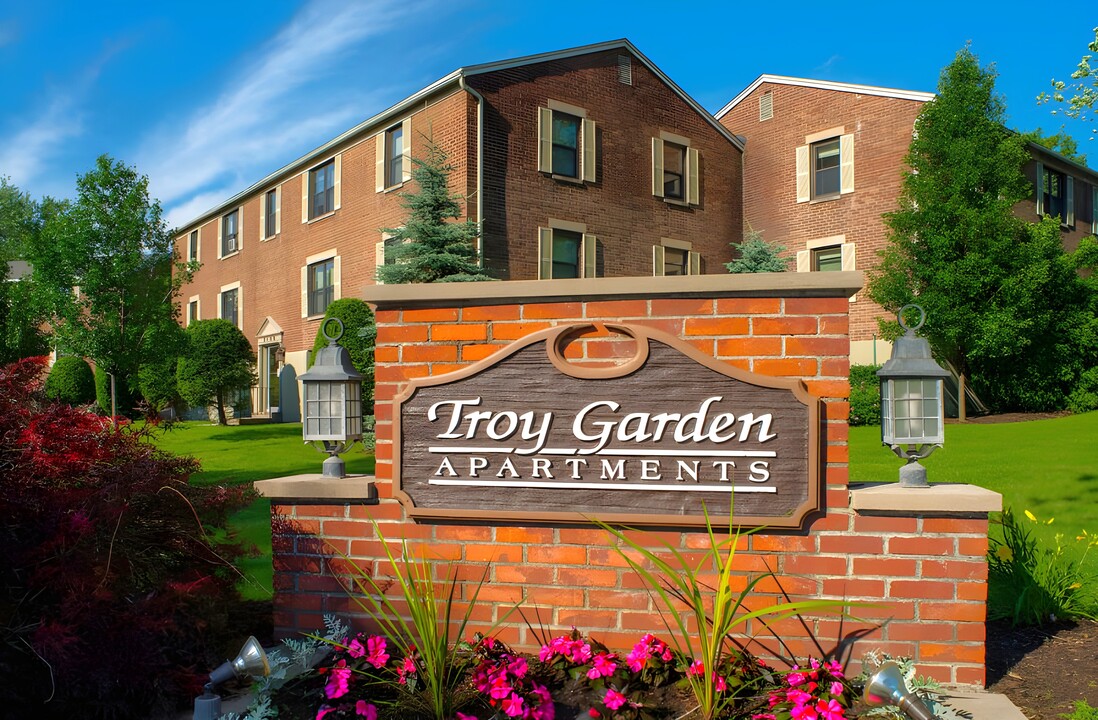 Troy Gardens Apartments in Troy, NY - Building Photo