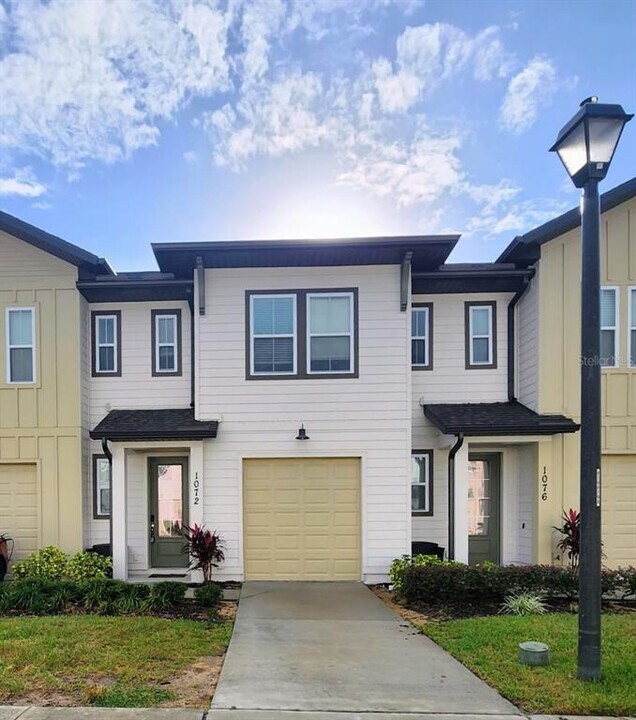 1072 Plantation Ln in Davenport, FL - Building Photo