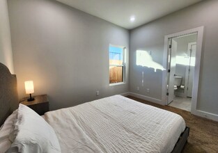 615 Northew St in Houston, TX - Building Photo - Building Photo