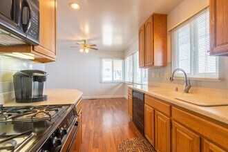 1122 Grand Teton Dr in Pacifica, CA - Building Photo - Building Photo