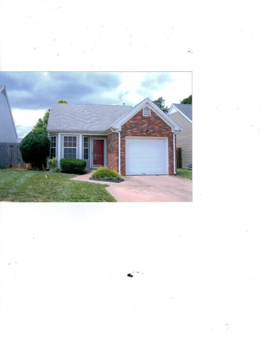 323 Northwind Dr in Hopkinsville, KY - Foto de edificio