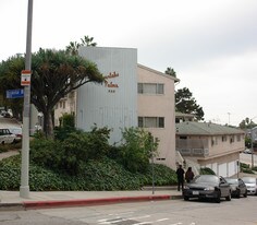 920 Silver Lake Blvd Apartments