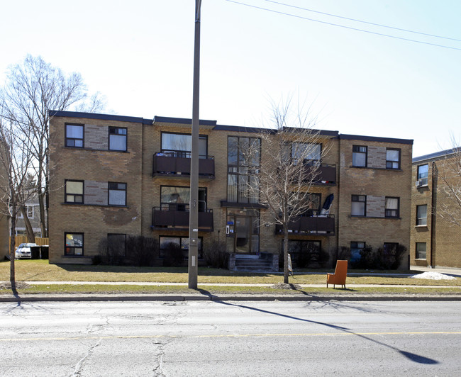 419 Wilson Ave in Toronto, ON - Building Photo - Primary Photo