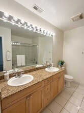 1735 W Diversey Pkwy, Unit 408 in Chicago, IL - Building Photo - Building Photo