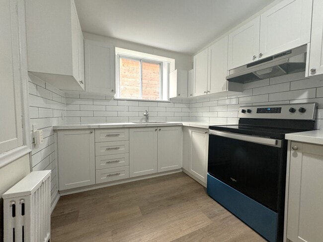 155 Stanley Ave in Toronto, ON - Building Photo - Building Photo