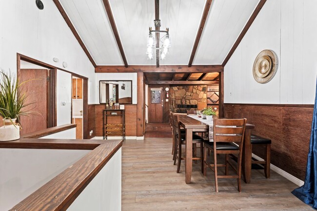 407 S Dart Canyon Rd in Crestline, CA - Building Photo - Building Photo