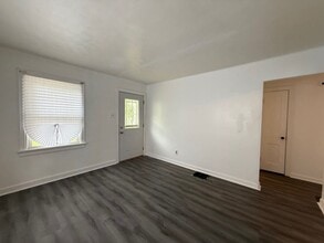 1091 N Oakcrest Ave. in Decatur, IL - Building Photo - Building Photo