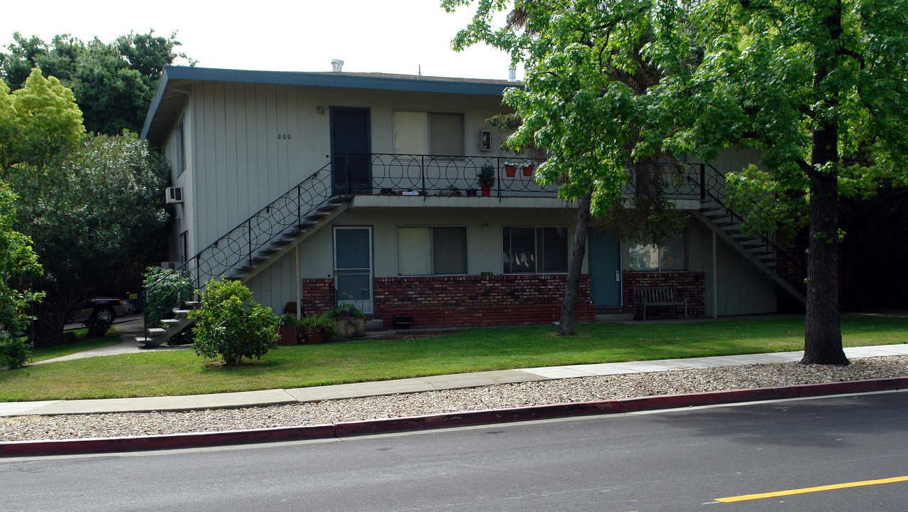 200 Carlton Ave in Los Gatos, CA - Building Photo