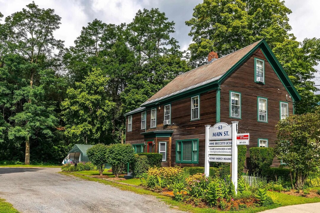 63 Main St in Putney, VT - Foto de edificio