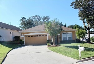 810 Hillside Dr in Apopka, FL - Building Photo