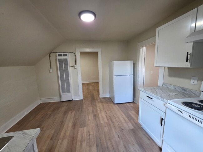 124 S Lake St in Gillett, WI - Building Photo - Building Photo