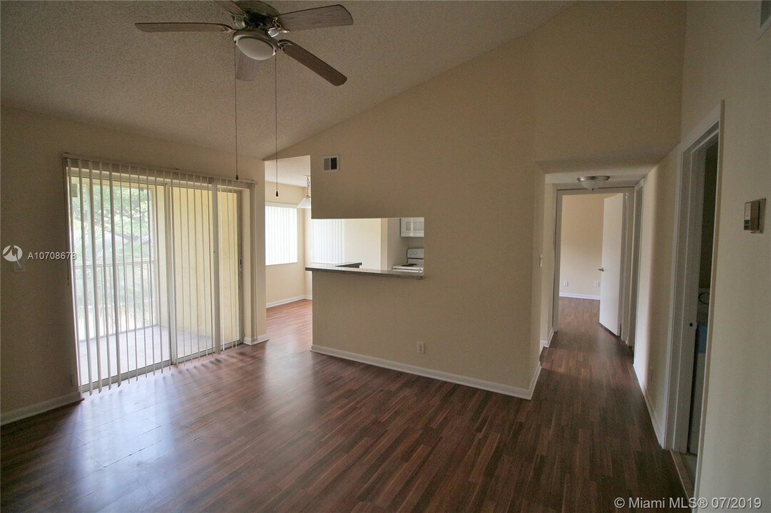 5628 Rock Island Rd-Unit -186 in Tamarac, FL - Building Photo
