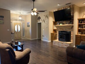 676 Maplewood Dr in Stephenville, TX - Building Photo - Building Photo