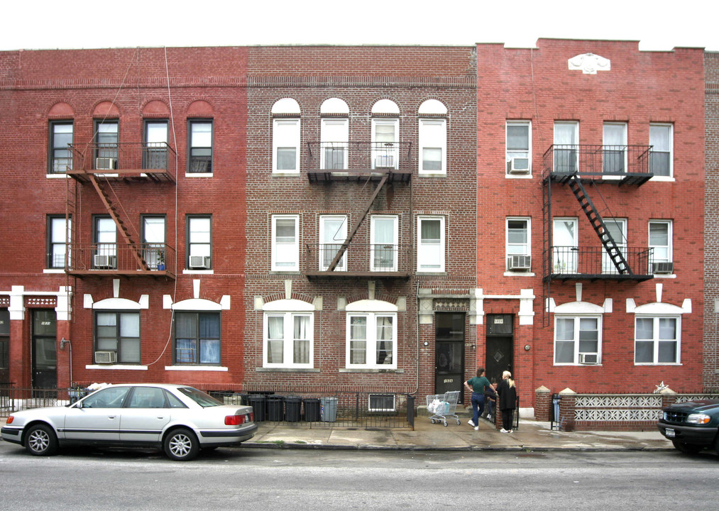 1826 81st St in Brooklyn, NY - Foto de edificio