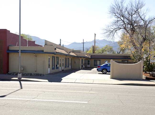 Colorado West Apartments in Colorado Springs, CO - Building Photo - Building Photo