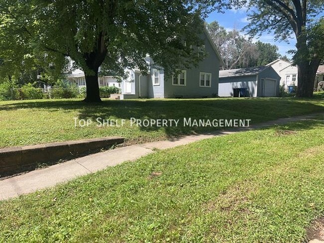 property at 418 E Sheridan Ave