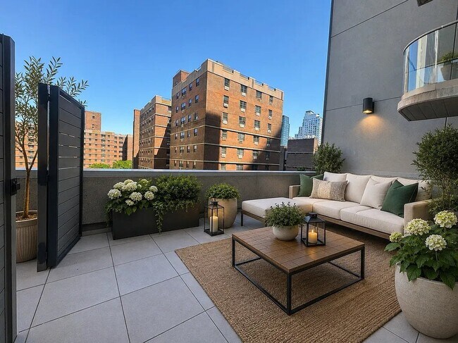 104 Fleet Pl