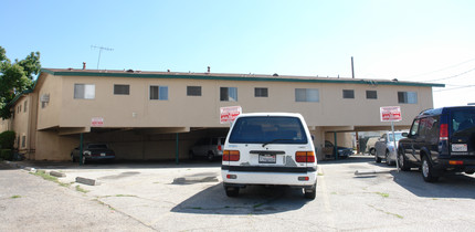 18522 Clark St in Tarzana, CA - Foto de edificio - Building Photo