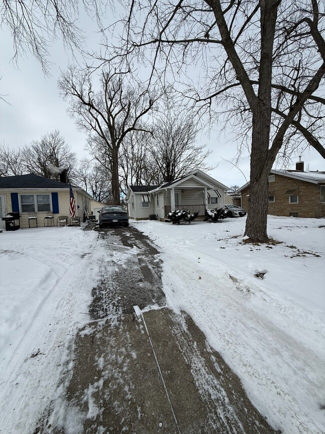 property at 1163 N Hill Ave