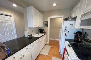 73 Chelsea St, Unit 301 in Boston, MA - Building Photo