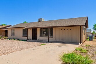 4809 W Palm Ln in Phoenix, AZ - Building Photo - Building Photo