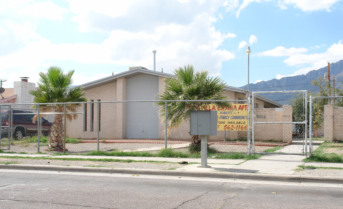 8915 Robert Dr in El Paso, TX - Building Photo