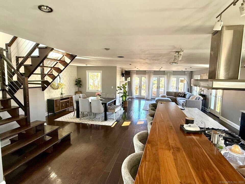 33 Jefferson Pl in Branford, CT - Foto de edificio