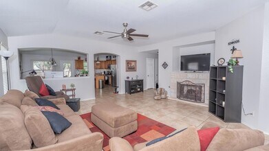 3236 Arroyo Bluff Ln, Unit 321-321-102 in Round Rock, TX - Building Photo - Building Photo