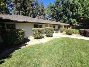 420 N Sutter Cir in Visalia, CA - Building Photo - Building Photo