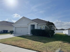 1656 Bay Breeze Dr in St. Cloud, FL - Building Photo - Building Photo