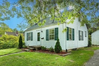 1305 Collegewood St in Ypsilanti, MI - Building Photo - Building Photo