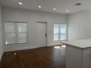 313 S E St in Lake Worth Beach, FL - Building Photo - Building Photo