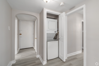 4991 Parkside Ave N in Philadelphia, PA - Building Photo - Building Photo