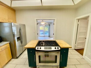 3443 Hennepin Ave in Minneapolis, MN - Building Photo - Building Photo