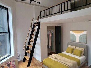 1023 N Dearborn St, Unit Studio in Chicago, IL - Foto de edificio - Building Photo