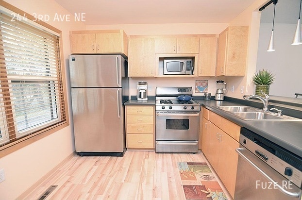 244 3rd Ave NE in Minneapolis, MN - Building Photo - Building Photo