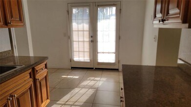 4023 Versailles Dr in Orlando, FL - Building Photo - Building Photo