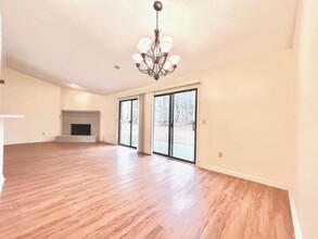 120 Willow View Cir in Alpharetta, GA - Foto de edificio - Building Photo