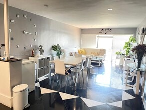 3944 NE 167th St in North Miami Beach, FL - Building Photo - Building Photo