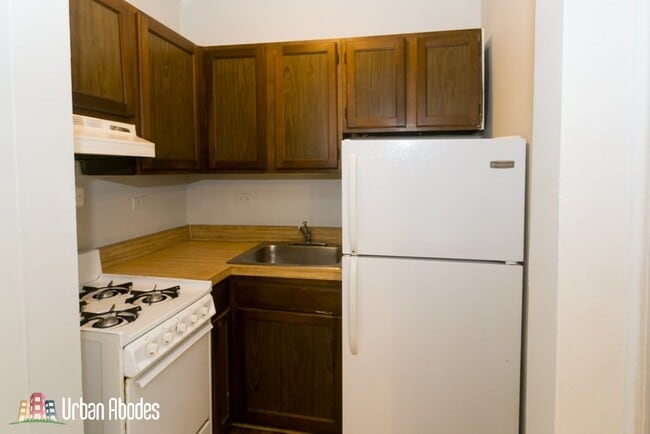 833 W Wolfram St, Unit A09C in Chicago, IL - Foto de edificio - Building Photo