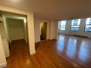 141 S Harrison St in East Orange, NJ - Building Photo - Building Photo