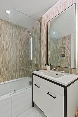 70 Charlton St in New York, NY - Building Photo - Building Photo