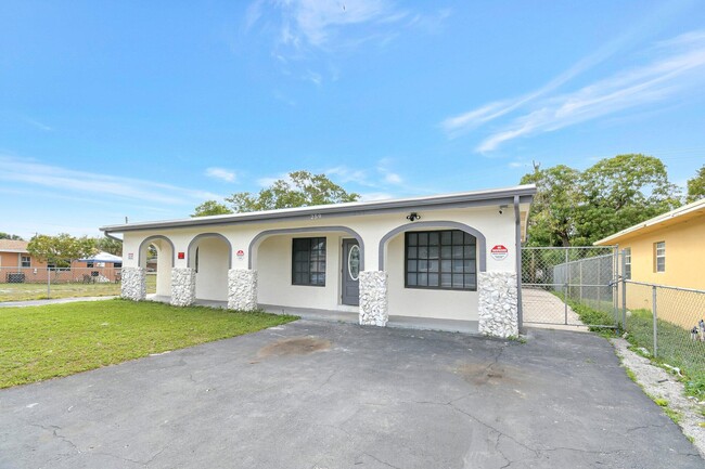 259 NW 29th Terrace in Fort Lauderdale, FL - Building Photo - Building Photo