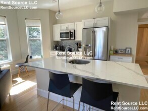 12 Arnold Cir in Cambridge, MA - Foto de edificio - Building Photo