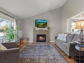 7330 Wren Ave in Gilroy, CA - Building Photo